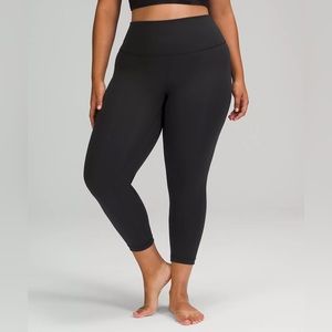Wunder Under High-Rise Crop 23" 
Full-On Luxtreme
